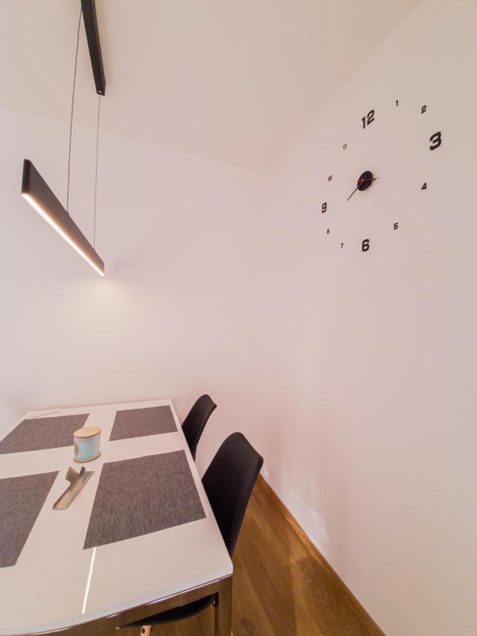 Modern Flat With Large Terrace Apartment Hradec Kralove Exterior photo