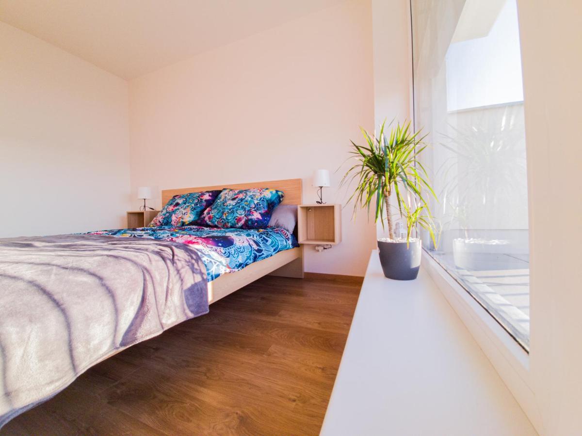 Modern Flat With Large Terrace Apartment Hradec Kralove Exterior photo